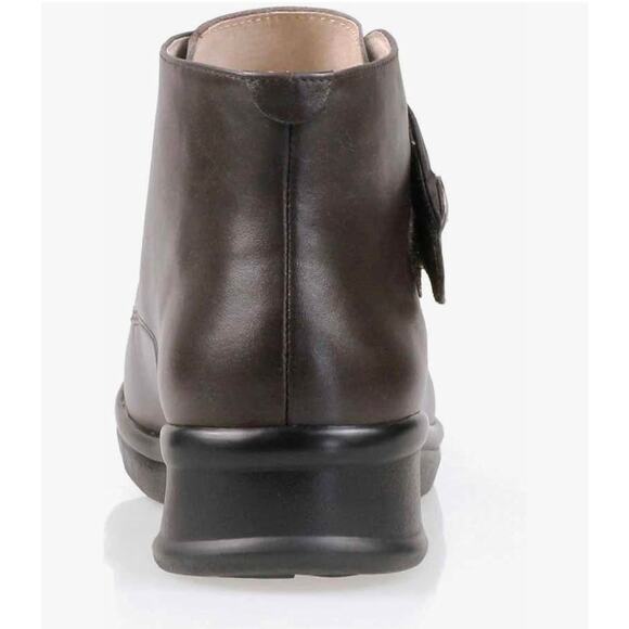 Propet Women’s Ava Brown Leather Ankle Bootie Size 8 NWOT - Picture 3 of 7